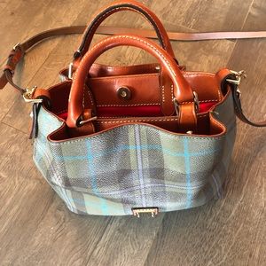 Dooney and Bourke crossbody/handbag